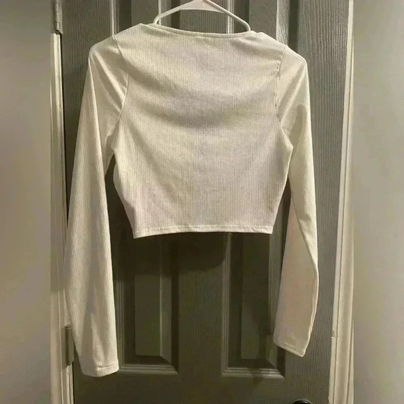 May Pink 2 piece set red & white zippered crop top with red elastic waist pants - Picture 11 of 12